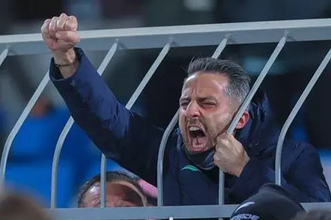 بالقوس والسهم وإسقاط العلم الأحمر.. كيف قدّم الزمالك "المحارب" يانيك فيريرا؟ (فيديو وصور)